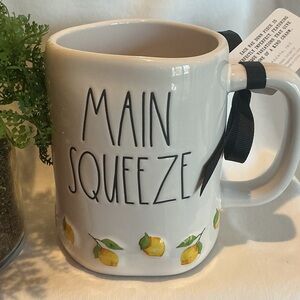 Rae Dunn Ceramic MAIN SQUEEZE Lemon Mug